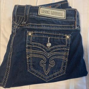 Women’s Rock Revival Easy Skinny Jean